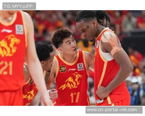 广厦主场红色海洋迎战CBA总决赛G5球迷热情高涨气氛火爆 广厦主场红色海洋迎战CBA总决赛G5球迷热情高涨气氛火爆