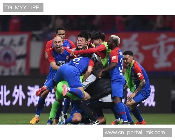 广州恒大与辽宁宏运激战正酣谁将赢得这场中超巅峰对决 广州恒大与辽宁宏运激战正酣谁将赢得这场中超巅峰对决